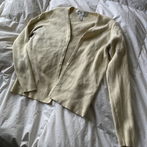 Yellow button up cardigan - Picture 5 of 5